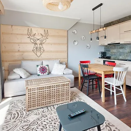 Апартаменты - Krolewska, Sun & Snow Косцелиско